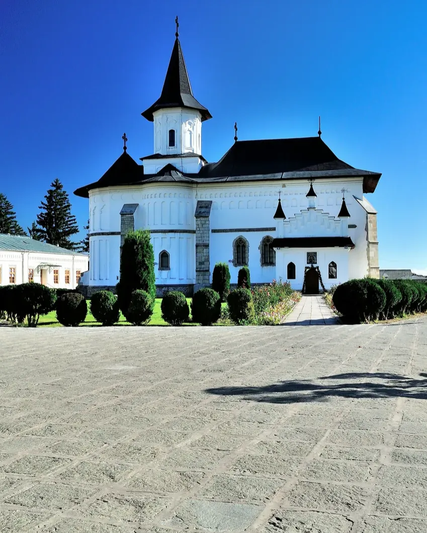 Archiepiscopal Cathedral of Roman – Museum Collection